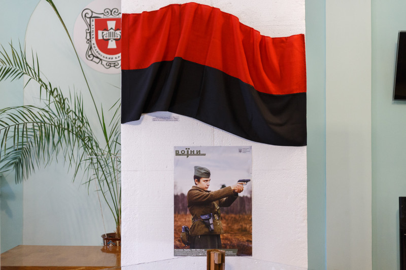 Автентичний прапор ОУН-УПА пошитий повстанцями на Волині 1942-го року