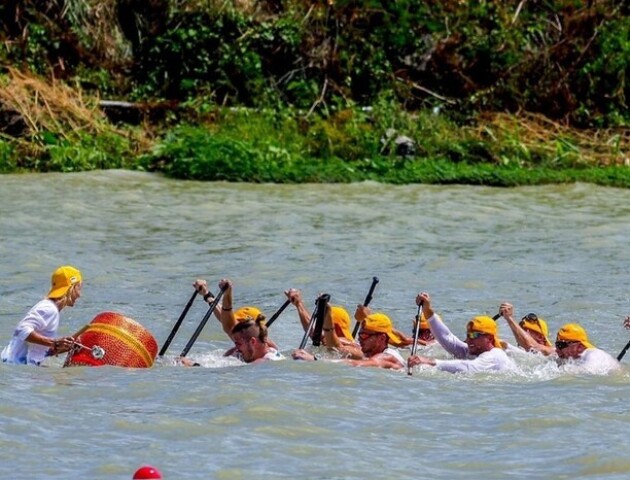 Спортсмени, які під час змагань в Таїланді допливли до фінішу в затопленому човні – ковельчани
