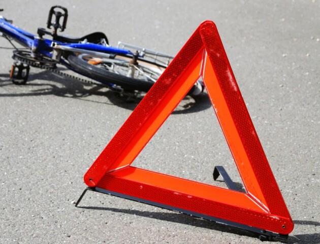 У Луцьку авто збило велосипедиста: водія розшукує поліція