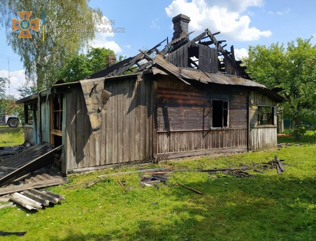 Пожежа на Волині: селяни врятували чоловіка із задимленого будинку