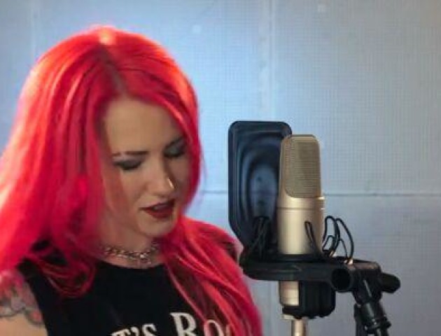 Луцька співачка представила відео-кавер, який набирає популярності в мережі