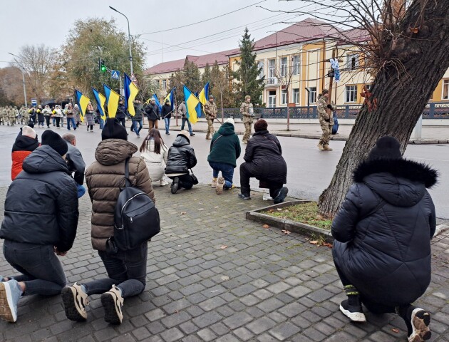 Був на війні неповних два місяці: Ковель поховав захисника Ростислава Кривчука