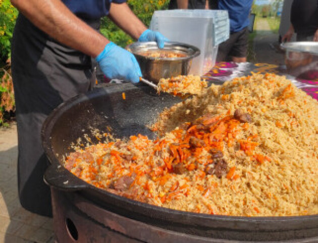 Лучан кличуть на унікальні Миколаївські гостини зі щедрим частуванням й особливою метою