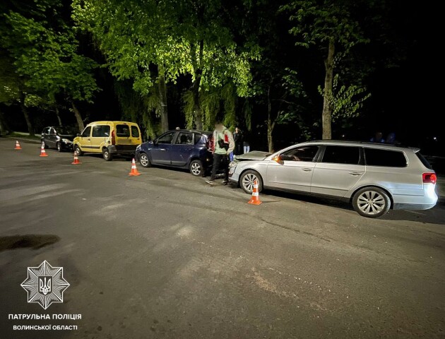 ДТП у Луцьку: водій-порушник пошкодив одразу три авто. ФОТО