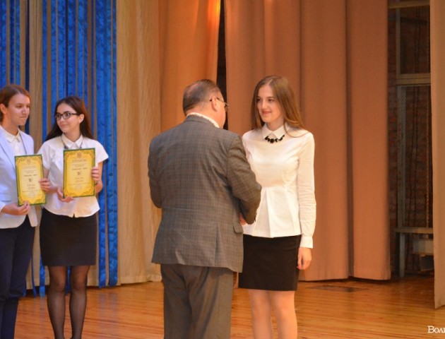 У Луцьку нагородили кращих учнів та учителів. ФОТО