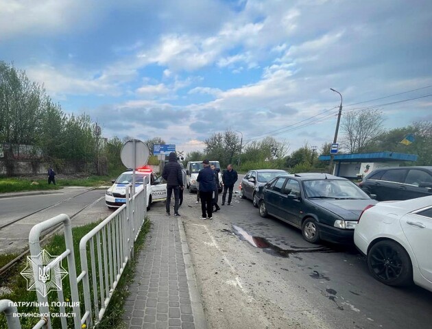 Автотроща в Луцьку: через п’яного водія зіткнулося 5 авто. ФОТО