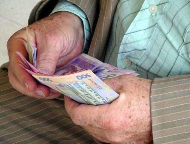 Шахрай виманив у 87-річного лучанина 100 тисяч гривень