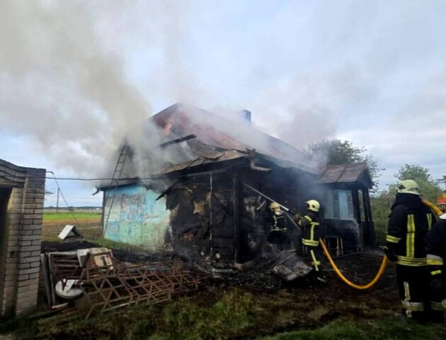 На Волині майже вщент згорів будинок