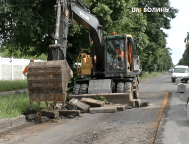 У Луцьку ремонтують вулицю Ківерцівську