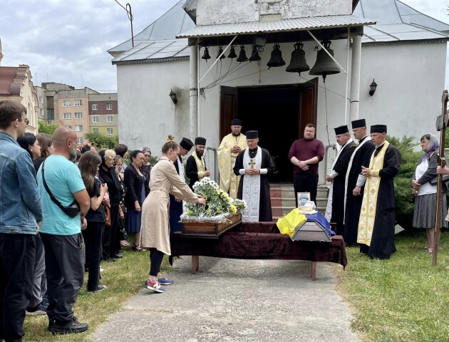 Громада на Волині провела в останню дорогу свого захисника. ФОТО