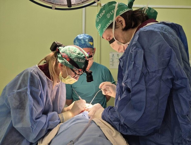 Львівські і американські хірурги виправили ніс 13-річному волинянину
