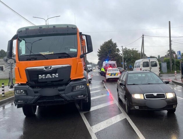 У Луцьку вантажівка збила пенсіонерку: жінка загинула