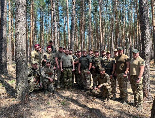Волинським поліцейським, які пішли на службу добровольцями, вручили в зоні бойових дій відзнаки