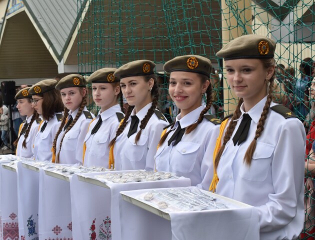 Волинський ліцей з посиленою військово-фізичною підготовкою  випустив 330 юнаків та дівчат. ФОТО