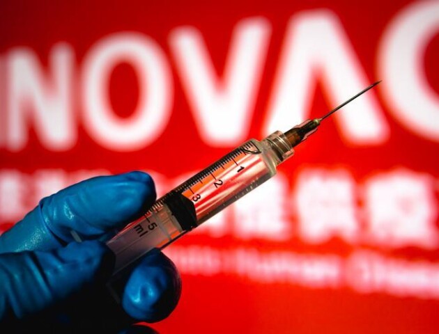 Ефективність вакцини від коронавірусу, яку закупить Україна, – менше ніж 60%, – ЗМІ