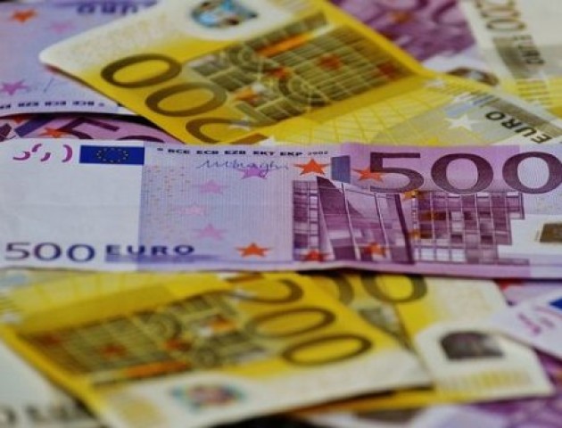 Курс валют на 2 квітня: долар та євро стрімко падають в ціні