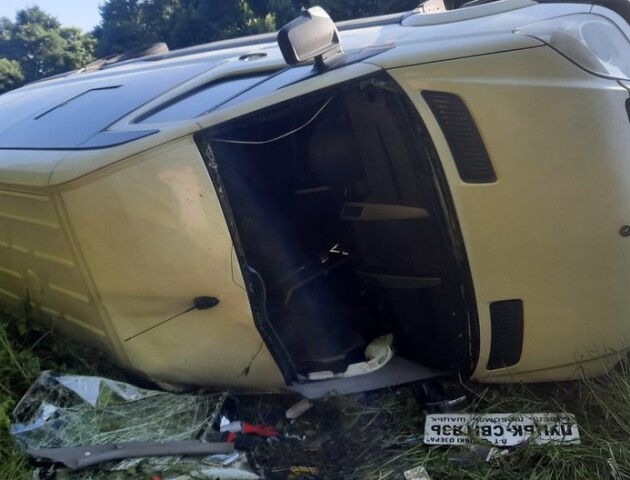Розповіли про стан постраждалих в аварії за участі автобуса й вантажівки у Копачівці
