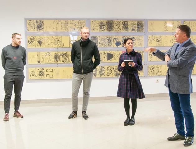 У луцькому Modern-Expo презентували виставку малюнків про простір, у якому живуть сучасні діти. ФОТО