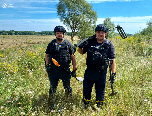 Як волинські сапери очищають землю від російського залізяччя