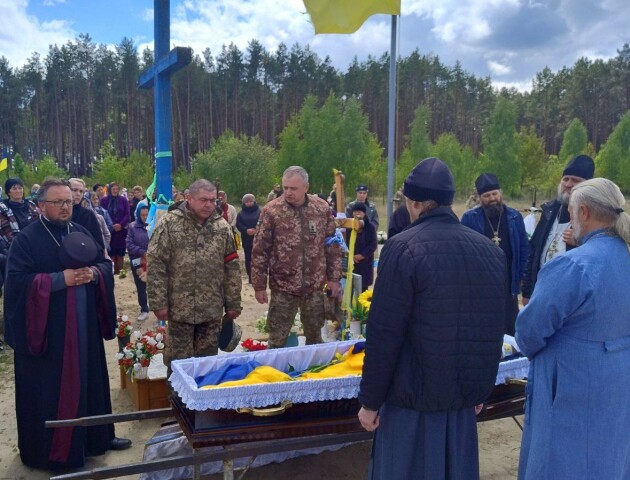 Прикута до ліжка волинянка ховала загиблого на війні сина