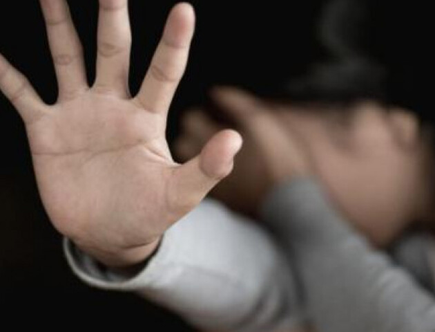 Волинянина затримали за зґвалтування 13-річної доньки