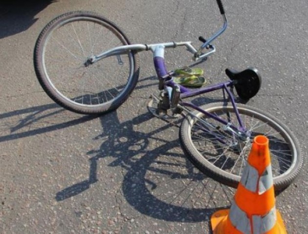 Смертельна аварія на Волині: бус збив велосипедиста на зебрі