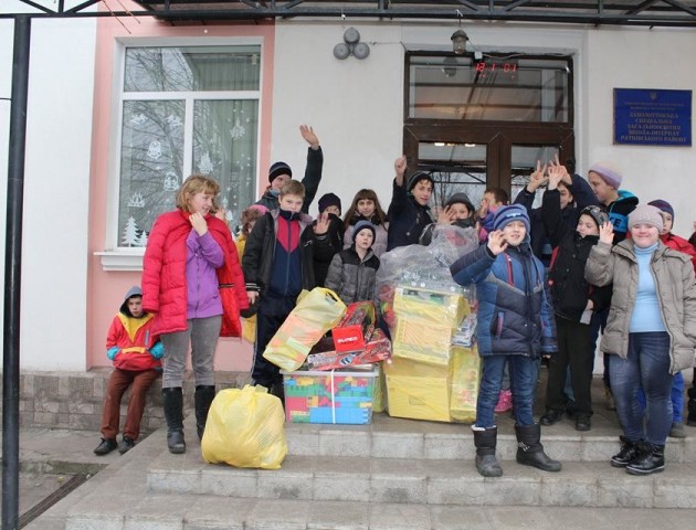 Співробітники СБУ привітали з Миколаєм вихованців Заболоттівської школи-інтернату