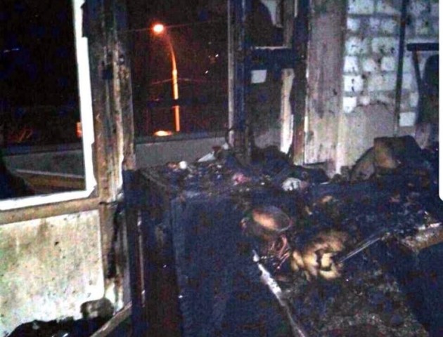 У Києві чоловік ледь не згорів живцем у своїй квартирі. ФОТО