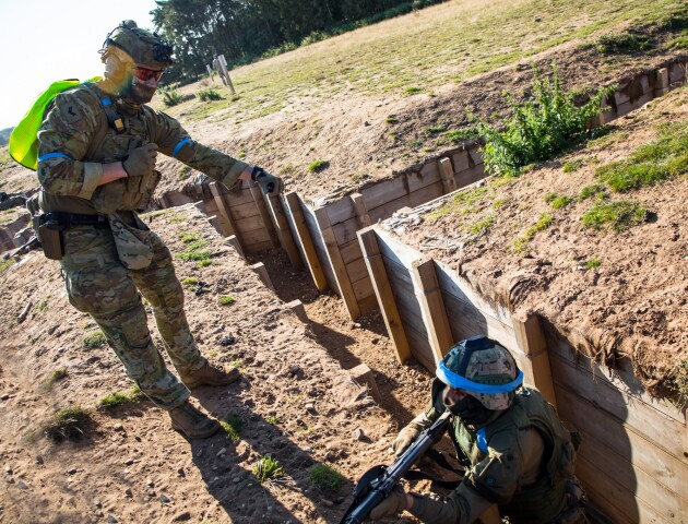 Як у Великій Британії тренують майбутніх командирів взводів ЗСУ