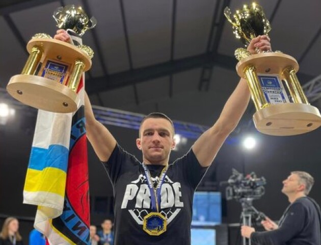 Переміг достроково: 23-річний спортсмен з Луцька став чемпіоном України з ММА