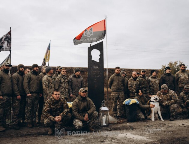 На Донеччині відкрили пам’ятну стелу на честь Героя України Дмитра «Да Вінчі»