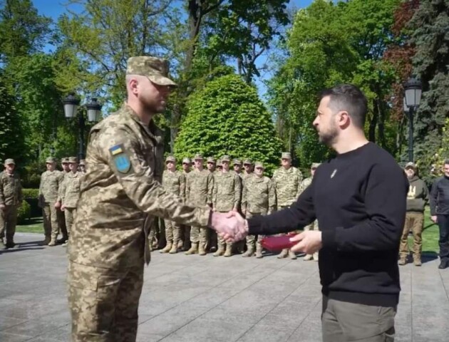 У День піхоти Зеленський присвоїв почесну відзнаку Президента 14 бригаді