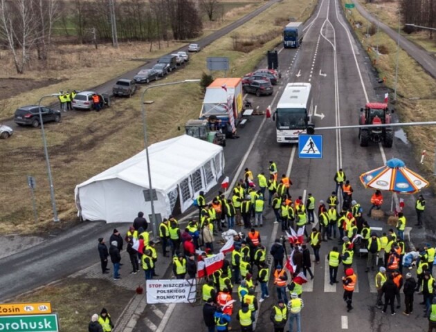 Сьогодні фермери з п’яти країн повністю заблокують рух вантажівок на ПП «Ягодин - Дорогуськ»