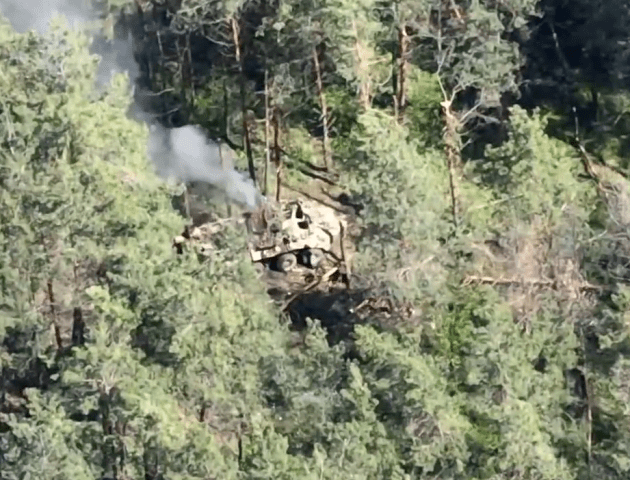 Бійці волинської бригади «підсмажили» російський БТР. ВІДЕО