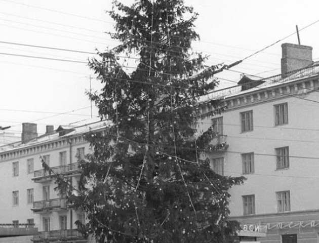 Фотограф показав луцьку ялинку часів СРСР. ФОТО
