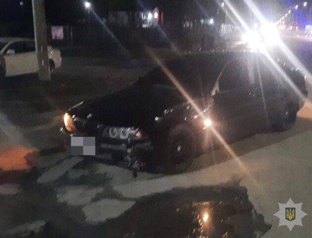 Біля Луцька BMW збив пішохода: чоловік помер у кареті швидкої. ФОТО
