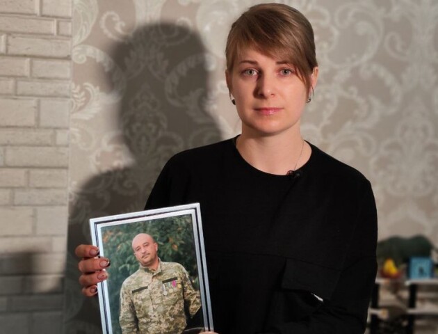 «Я не їду туди вмирати»: вдова загиблого волинянина просить дати чоловіку звання Героя України