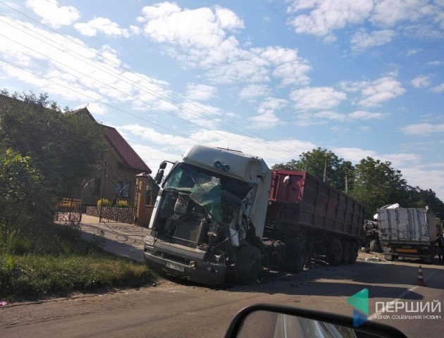 Аварія за участю фур у Ківерцях: розповіли про стан водіїв