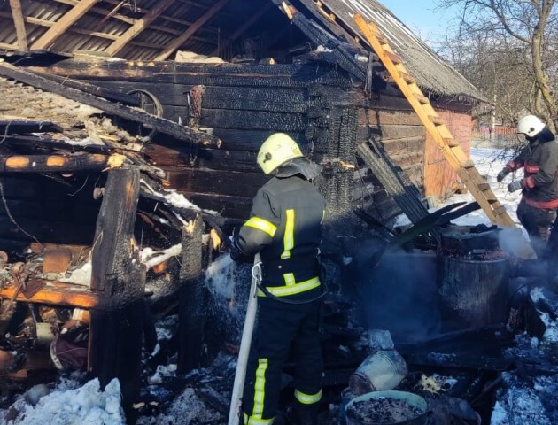 На Волині через піч загорівся будинок. ФОТО