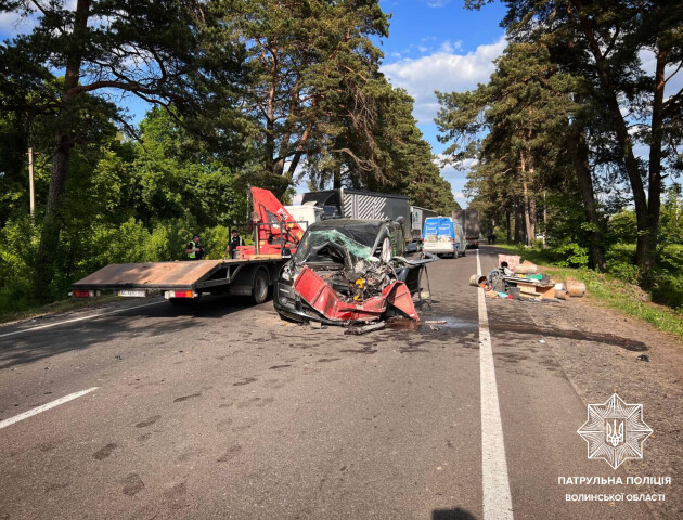У Луцьку районі трапилася масштабна автотроща: є постраждалий. ФОТО