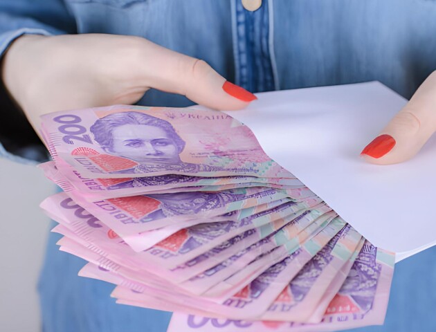 Луцькрада виділила для освітян 28,6 млн