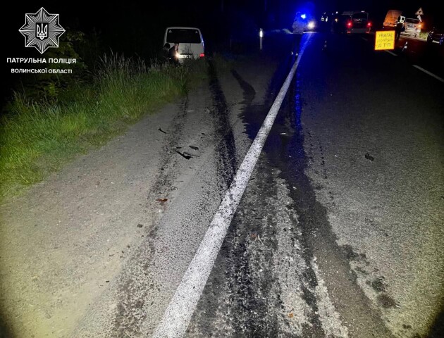 Нічна автотроща у Луцьку: водійка буса вилетіла на зустрічну і протаранила «Фіат»