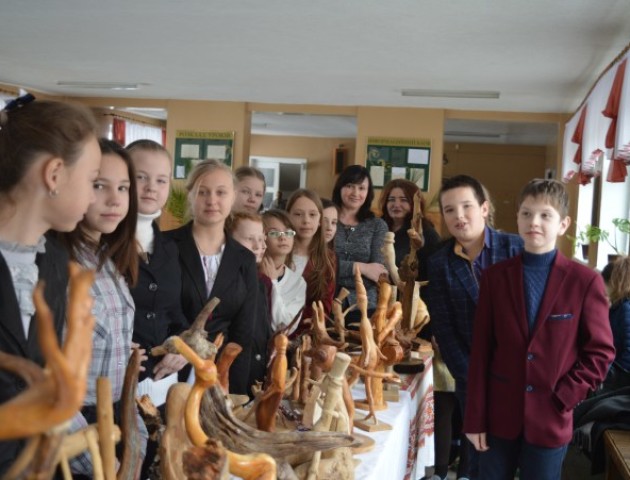 У Луцьку відбулася виставка коренепластики волинського журналіста