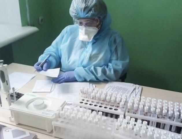 У Володимирі хворих на COVID кладуть у педіатричне відділення, бо терапевтичне – заповнене