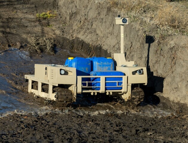 Долали пісок, ями й воду: як ЗСУ «роботів» випробовували