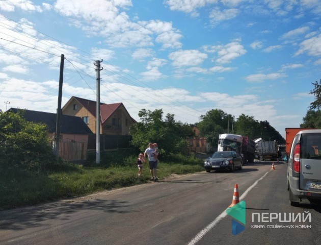 Лучанина затисло у понівеченій кабіні: подробиці ДТП у Ківерцях