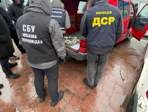Викрили волинян, які ввозили в Україну гуманітарні авто і продавали їх. ФОТО