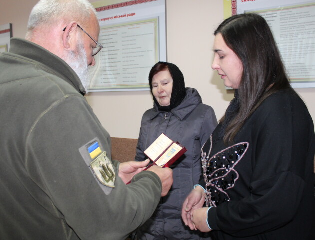 Мамі 20-річного Героя з Волині вручили його посмертний орден