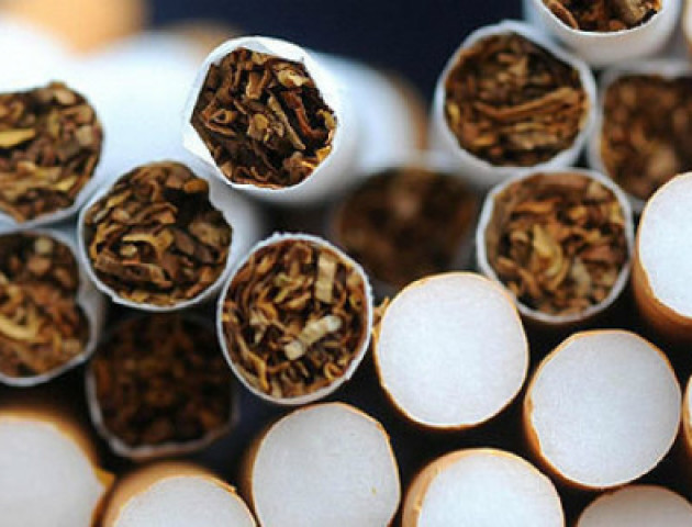 Українці відкрили нелегальну фабрику із виробництва тютюнових виробів у Іспанії. ВІДЕО