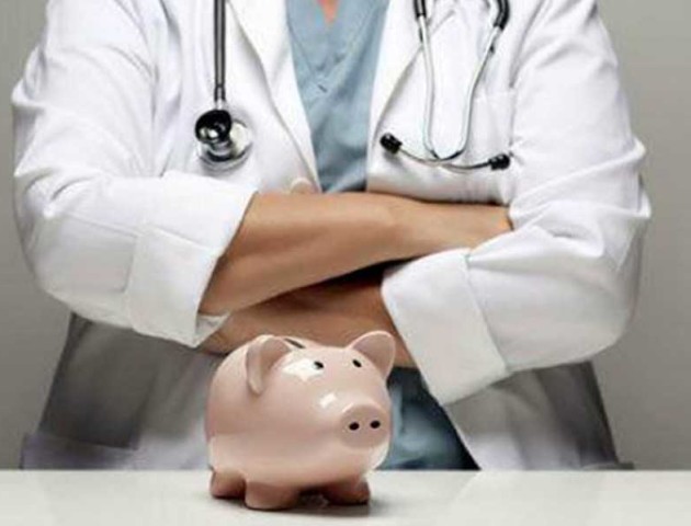 На Волині - страйк медиків: люди вимагають повернути борг із зарплатні. ВІДЕО